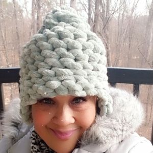 Hat Woman's Winter Deluxe Hand Knotted🧣🧣🧤💨🧤🧣🧣🧣💨💨💨🧣🧣🧣🧤🧣